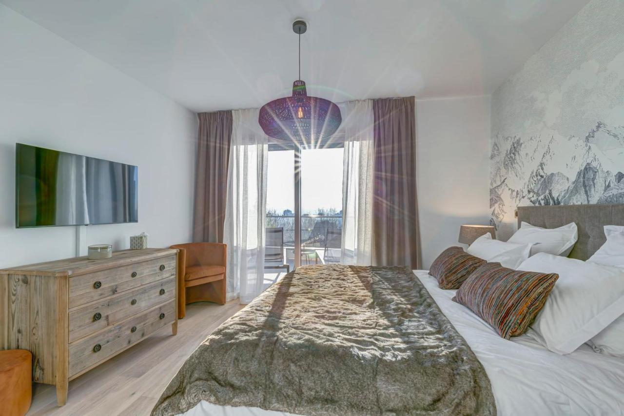 Serenity - 3 bedroom top floor apartment parking&lake view terrace Annecy Buitenkant foto