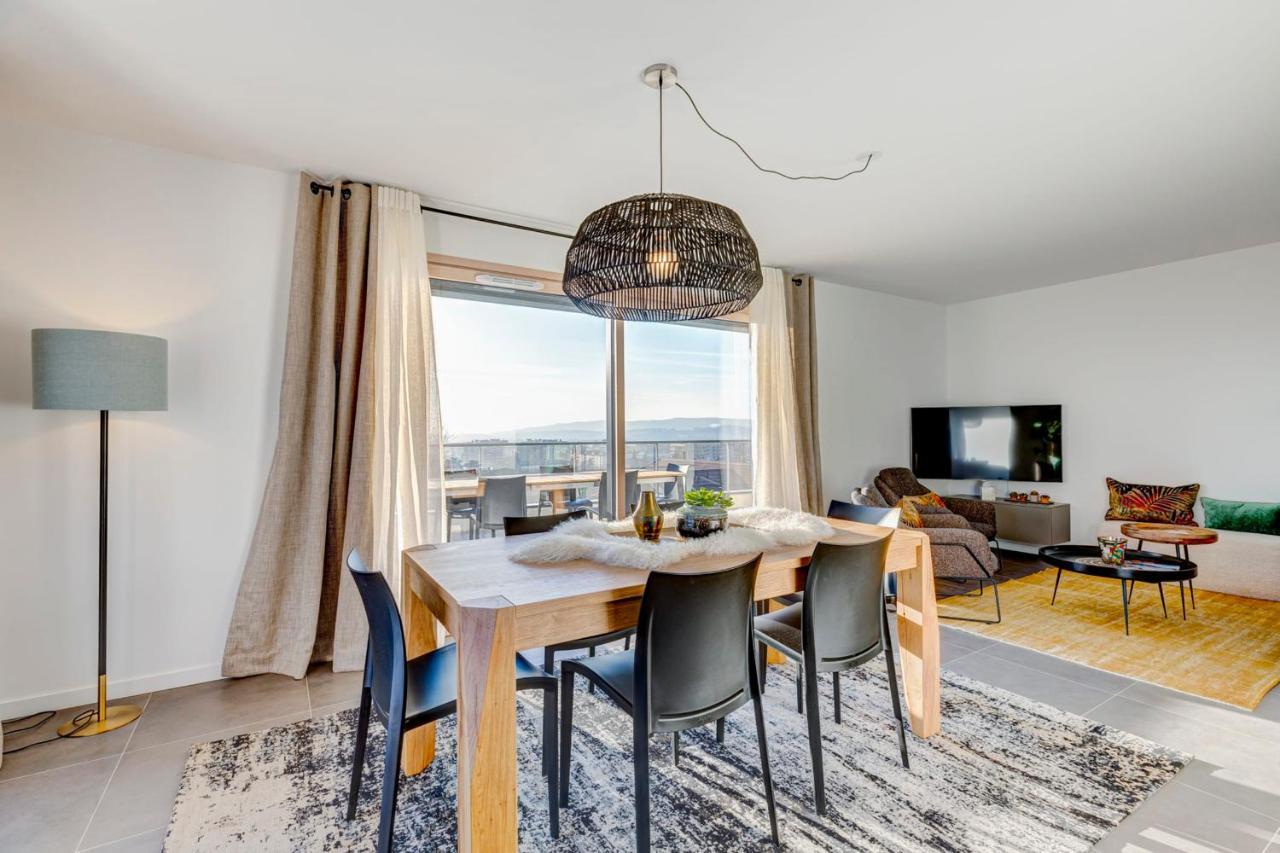 Serenity - 3 bedroom top floor apartment parking&lake view terrace Annecy Buitenkant foto